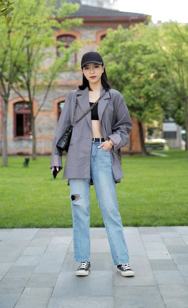运动内衣配什么裤子最好看 4596f2fa7fd44207a03fd758bb4854e1.jpeg