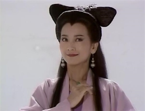 赵雅芝出演新白娘子时多少岁 45a9f7aff0084c08a533a61c9d41e778.jpeg