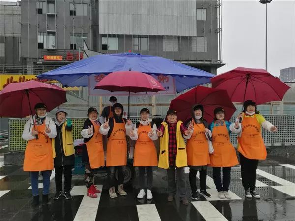 打粥 魏伦国 奉粥 周峰,王瑕,张燕,刘雨琪,魏春先,李贝霞,郑鲁萍,卢