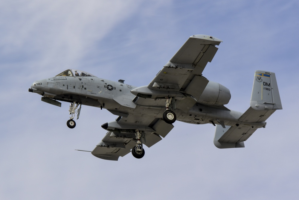 "恐怖疣猪"a-10攻击机 美国现役唯一的攻击机