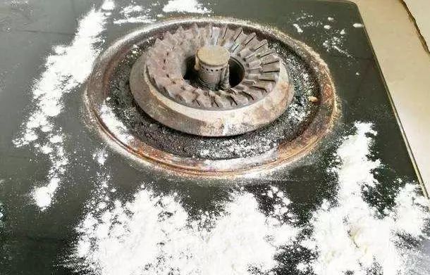 燃气灶外壳清洗方法