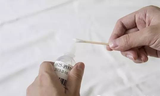 新生儿脐带护理 谨记消毒?干燥两大原则 优德优德w88官方登录