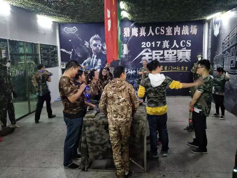 99元吃鸡益阳猎鹰真人cs俱乐部邀你组队来征战