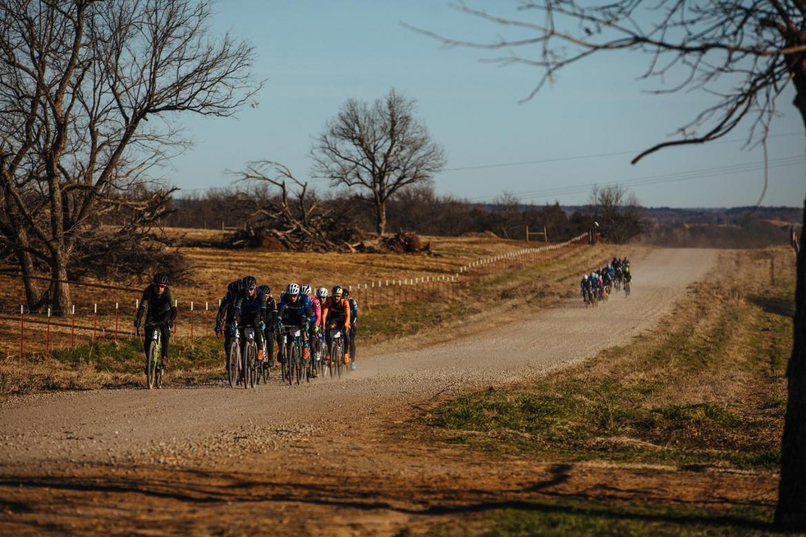 她一个单车旅行家，为什么要参加虐人的LR100