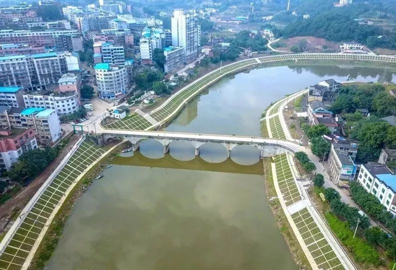 《江语长滩》地址:合江县