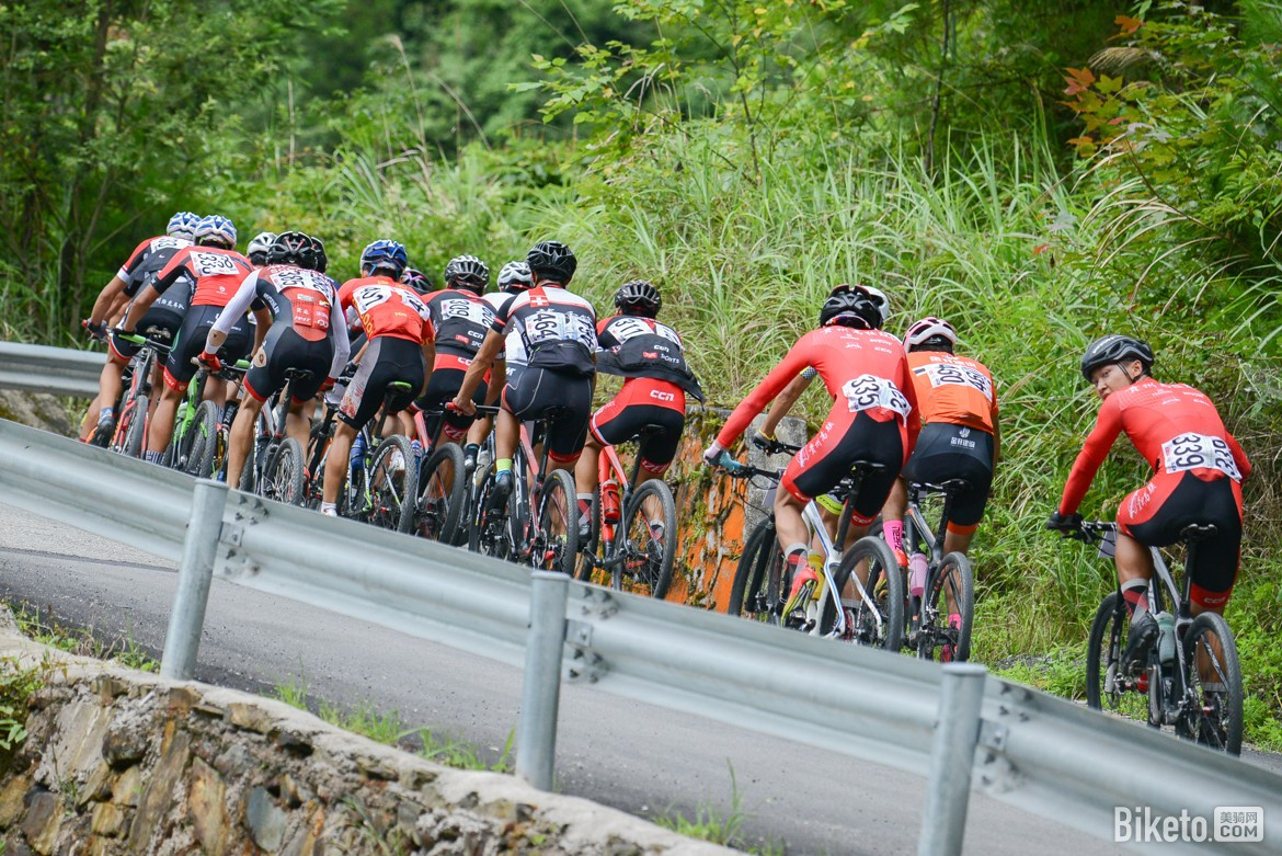 自行车赛事收缩 为何贵州却办赛火热？