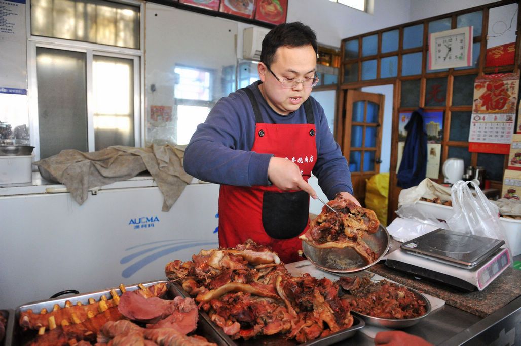 青岛泊里烧肉 传承百年 祖传秘制 成为非遗美食