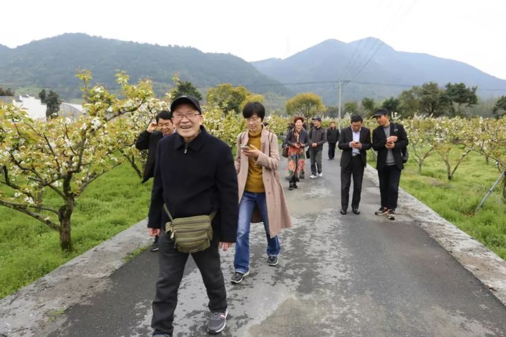 最美的山水动态图片 b8d8eaf097204884a89321b10e369f3c.jpeg