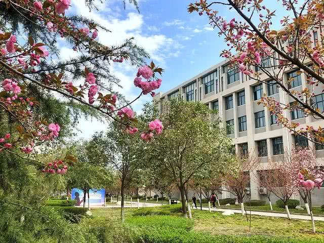 目前,西安石油大学鄠邑校区已建成建筑面积约22万平方米,包括公共