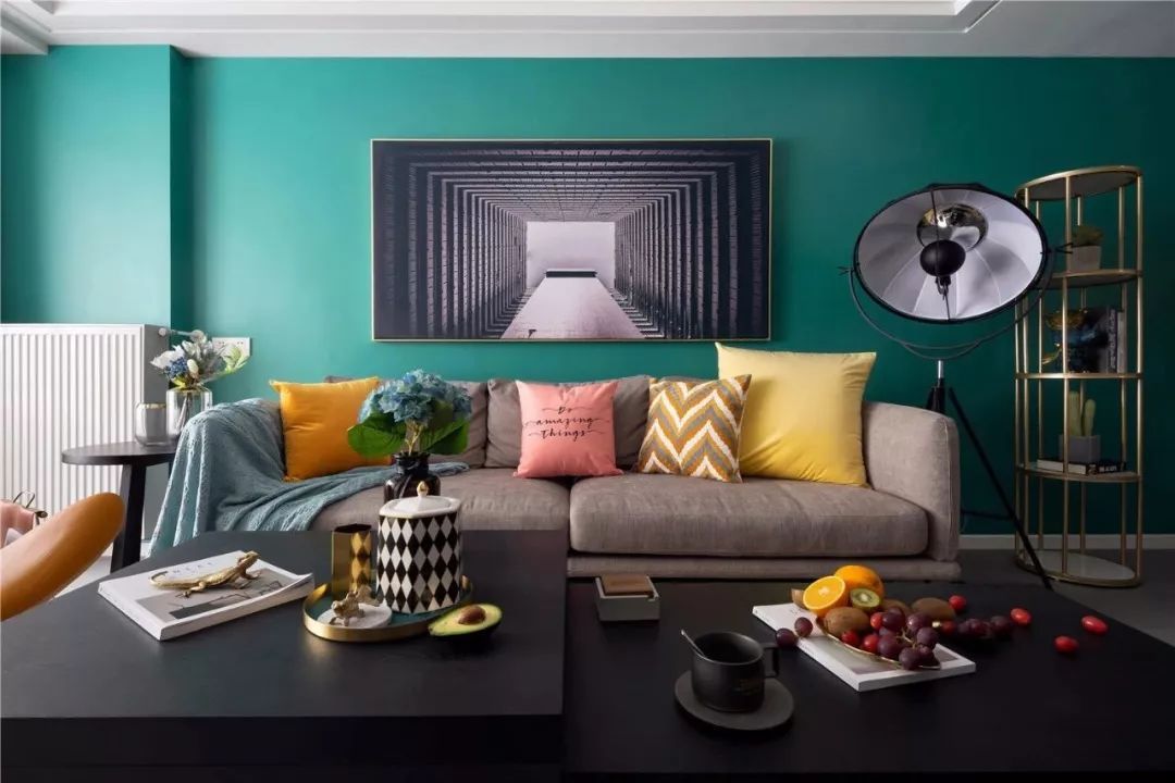 沙发背景墙装修了还需要挂画吗 c7d9c8ecd4eb441c816d7b9f94d7cc23.jpeg