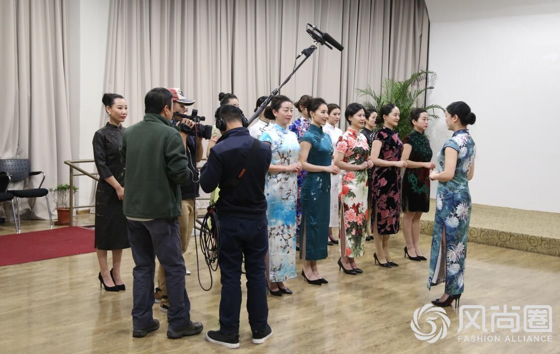 形体礼仪培训班——风尚圈形体礼仪培训班让你卓尔不群  