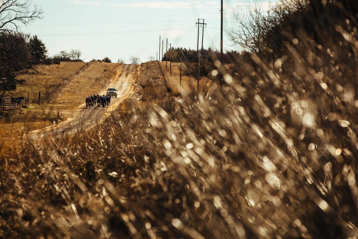她一个单车旅行家，为什么要参加虐人的LR100