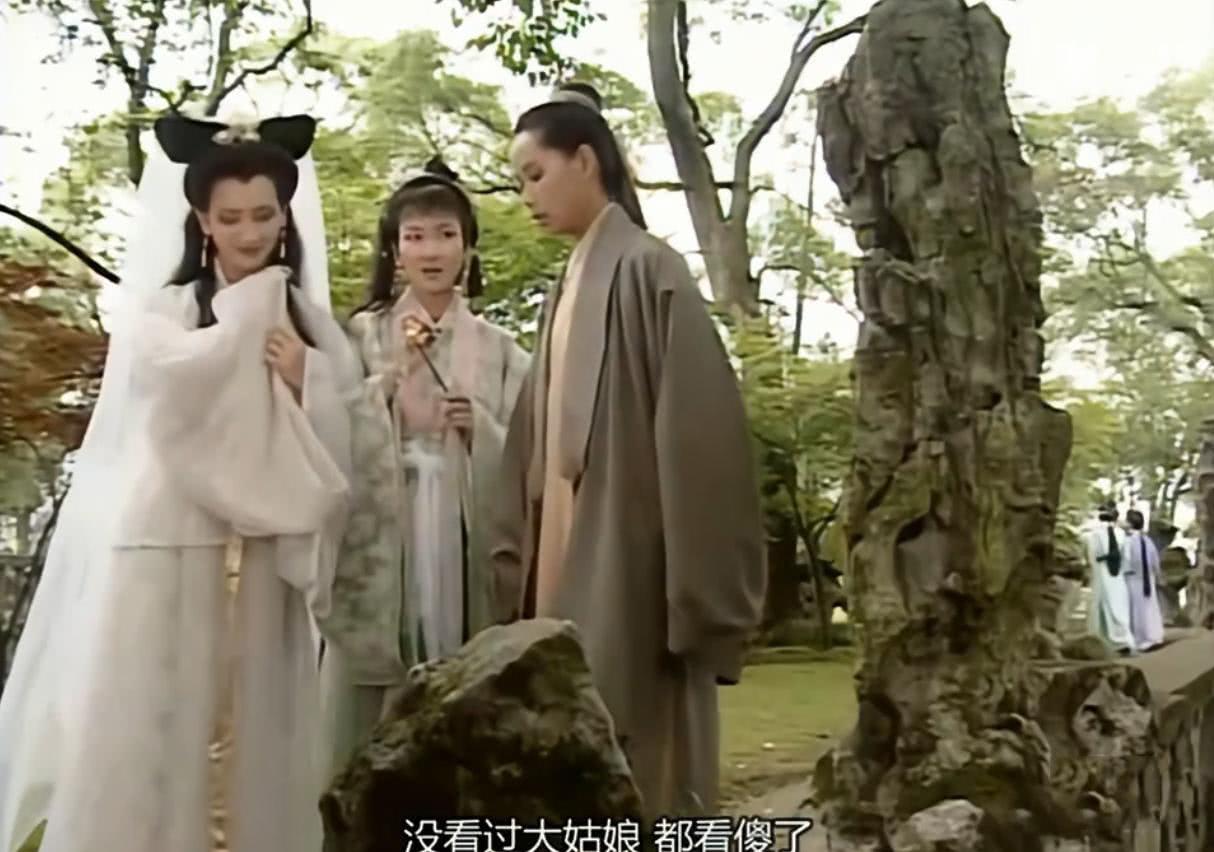 中有许多经典的场景,让人回味无穷,比如白素贞和许仙在断桥的相见