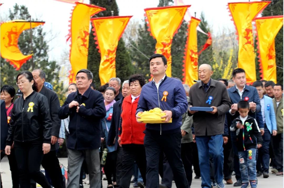 2017年洪洞大槐树文化节祭祖大典上 山东谭氏一族回到洪洞认祖归宗