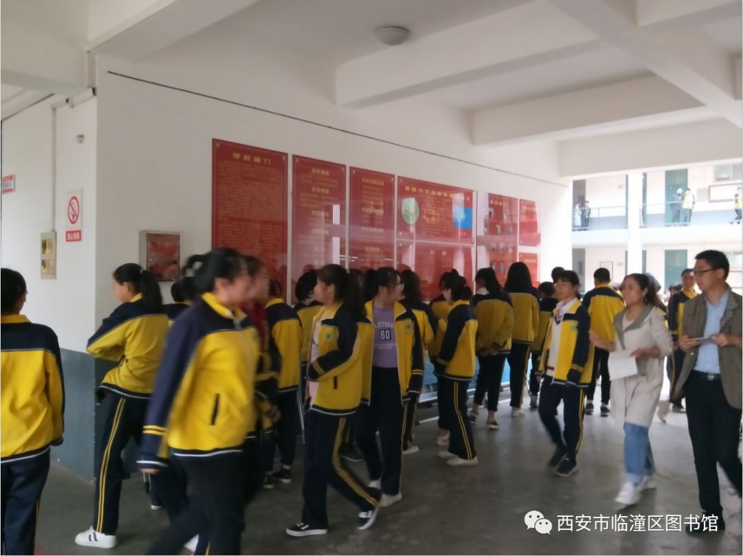 临潼区图书馆在秦陵中学开展第二十七届"科技之春"科普图片展览