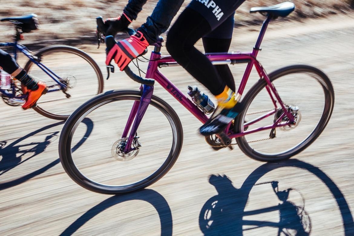 她一个单车旅行家，为什么要参加虐人的LR100