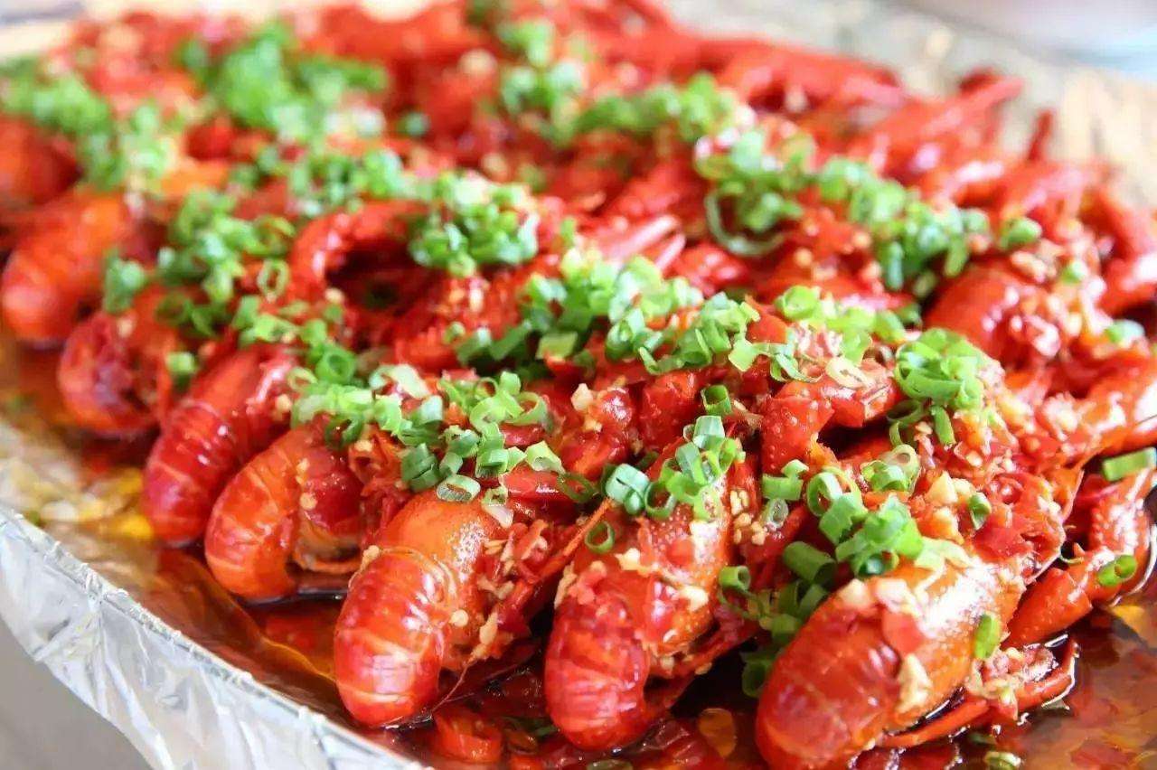 油焖大虾做多长时间做熟 f4eb20683de74199890a2f4aaeb27ec4.jpeg