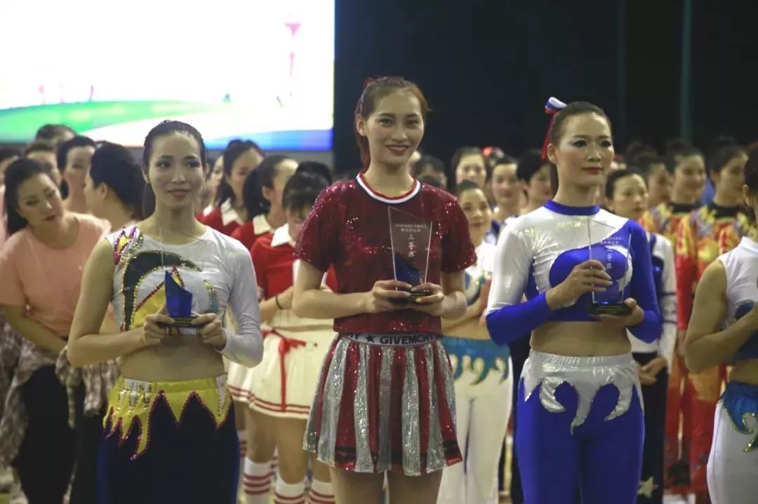 爱美,爱生活丨顺德一中实验学校女子健美操队比赛获奖