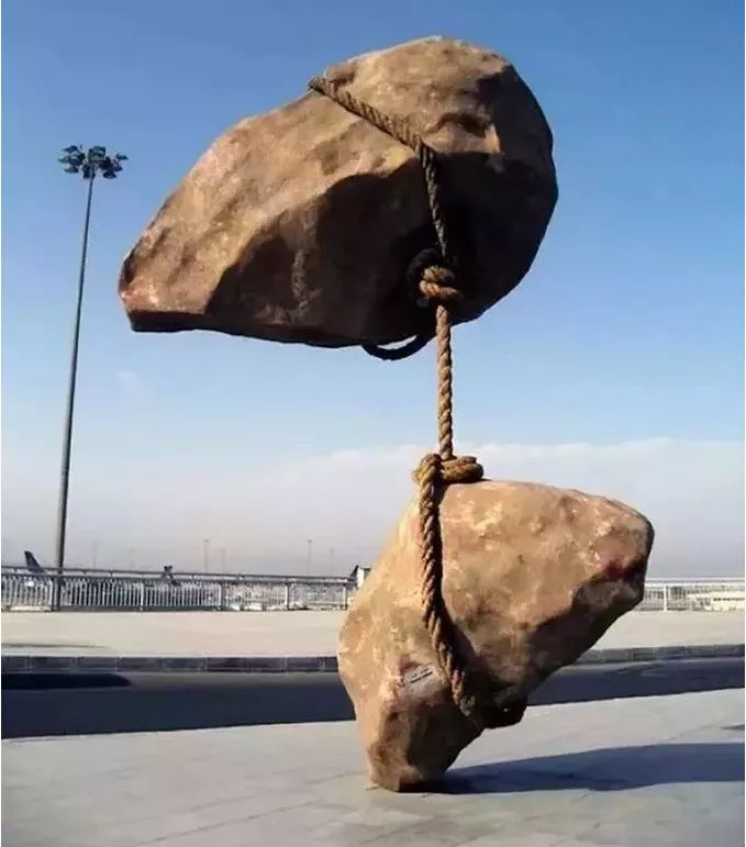 雕塑作品:石头