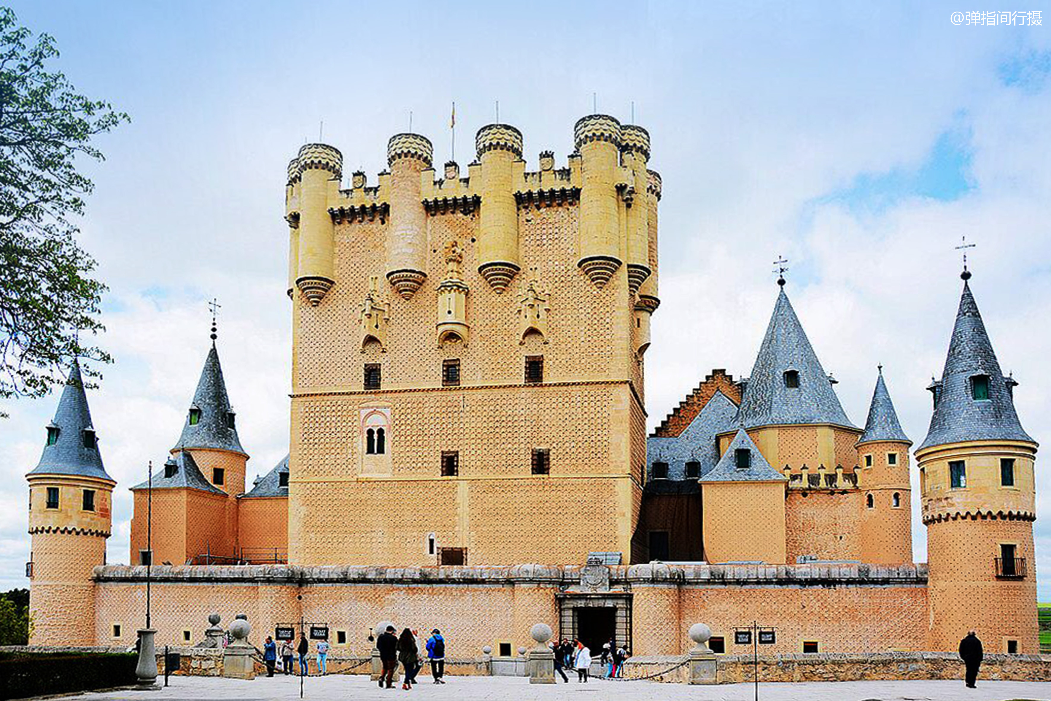欧洲城堡这5座很唯美，有2座是德国造，你去过哪一座？