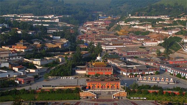 原創
            青海最牛的4個地方，一個縣級市GDP竟超過300億 旅遊 第2張