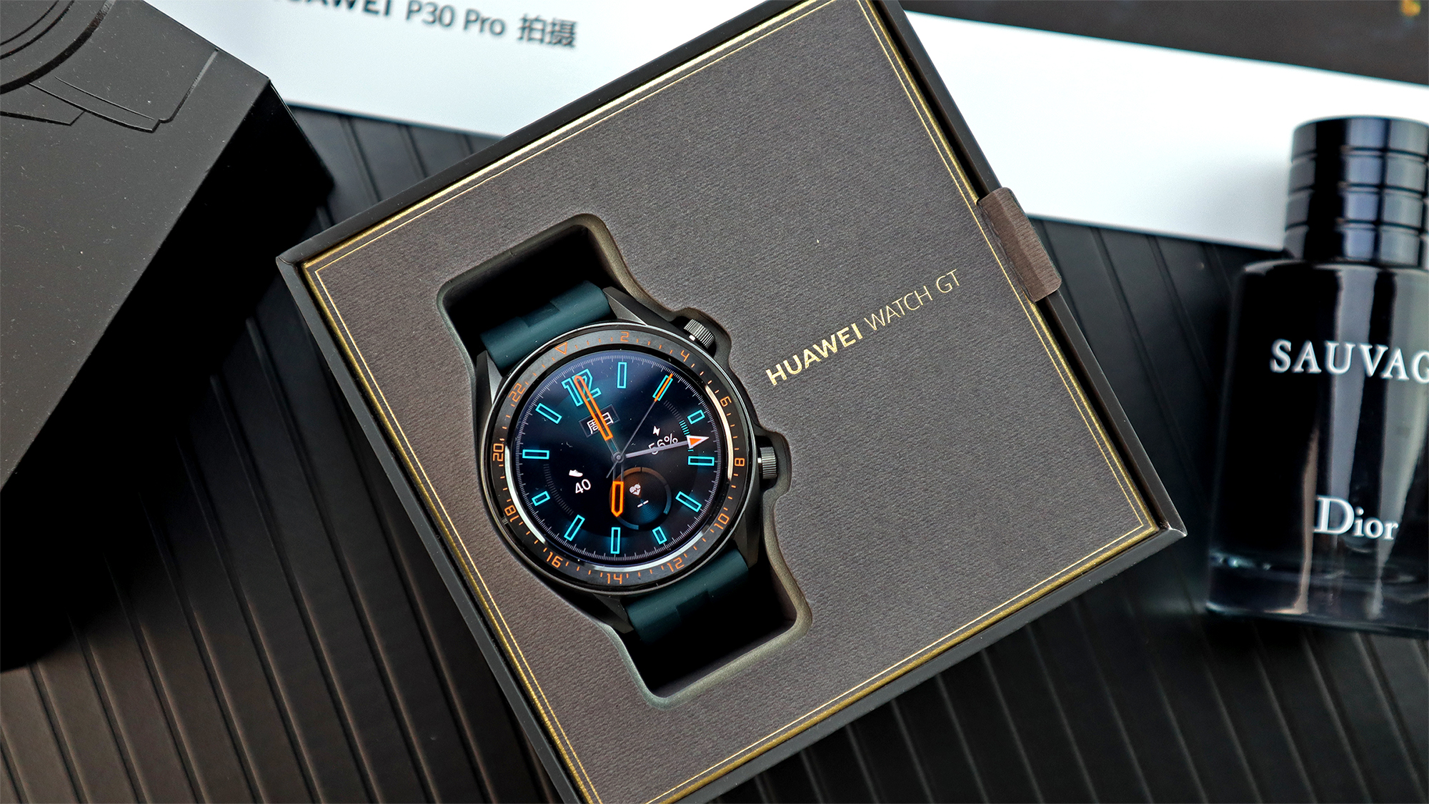 1/ 12 去年,华为推出了huawei watch gt手表,凭借出色外观和两周续航