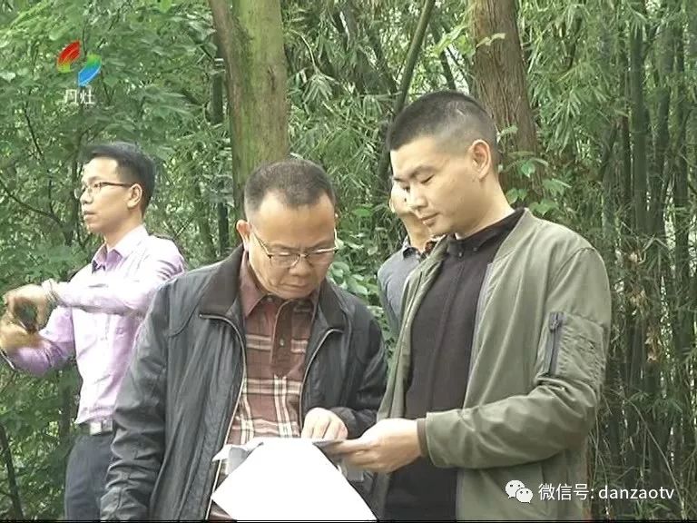 期间,丹灶镇委委员何志坚,何锡辉等现场指导,监督清拆工作的开展.