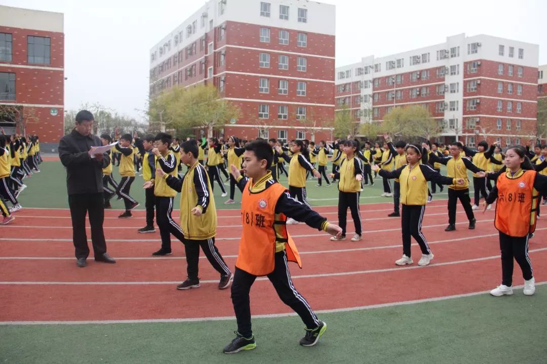 舞动青春的热情播撒快乐的种子任县电力小学第十五届春季运动会纪实