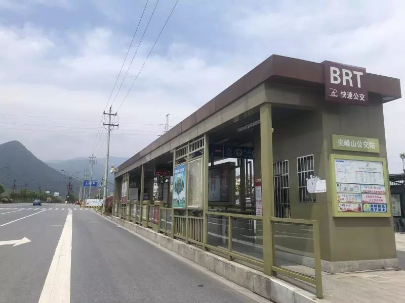 同心路路口饭店 交通配套 金华brt一号线支线尖峰山起点站就在地块