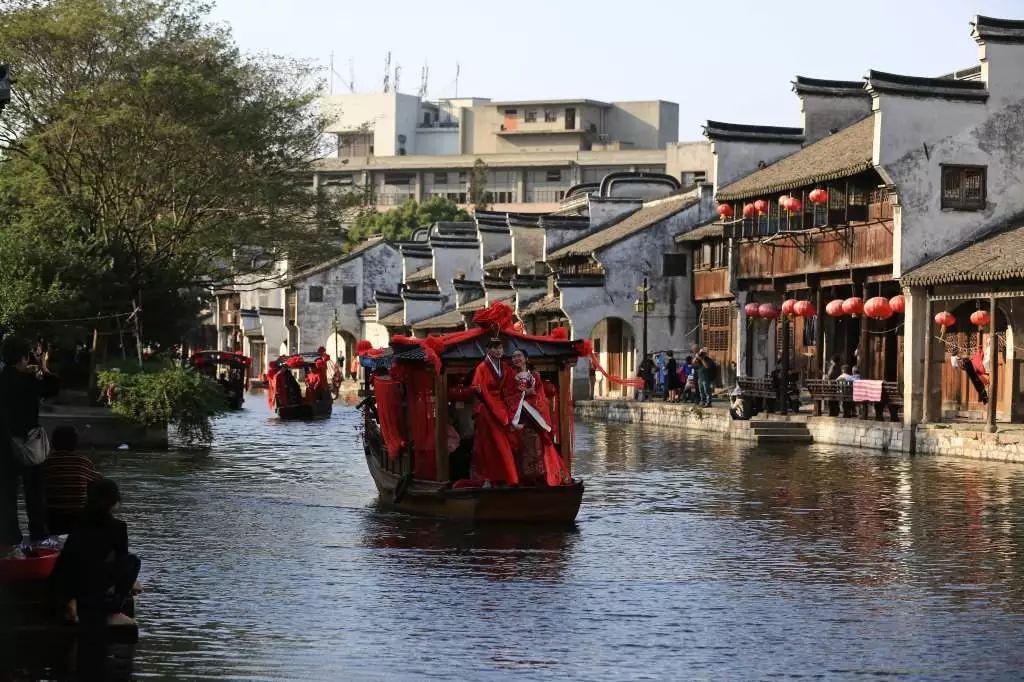 5月,我去横店拍电影--主题旅行团