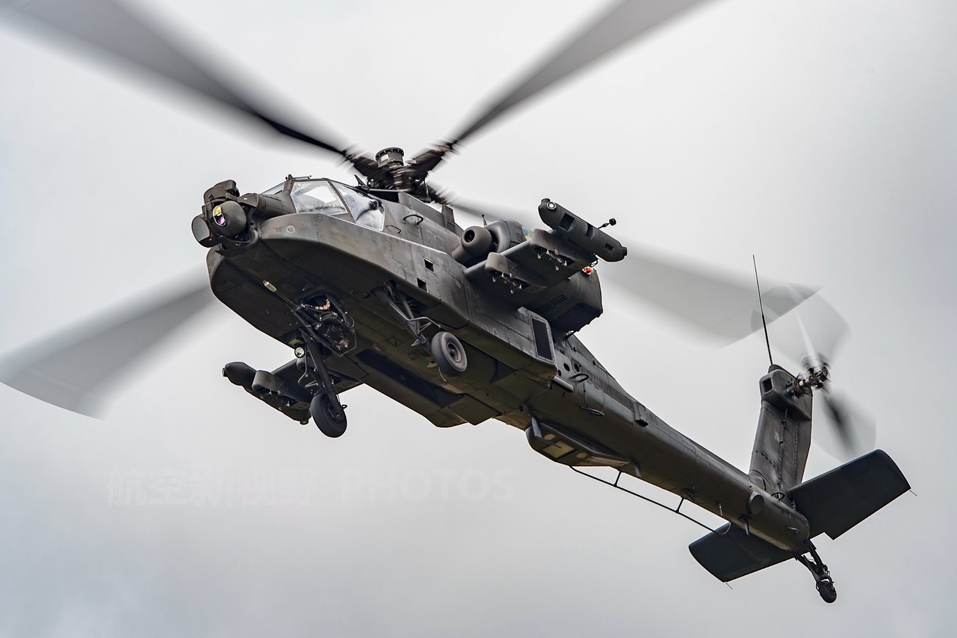 最强武装直升机AH-64阿帕奇主武器之地狱火导弹 - 哔哩哔哩