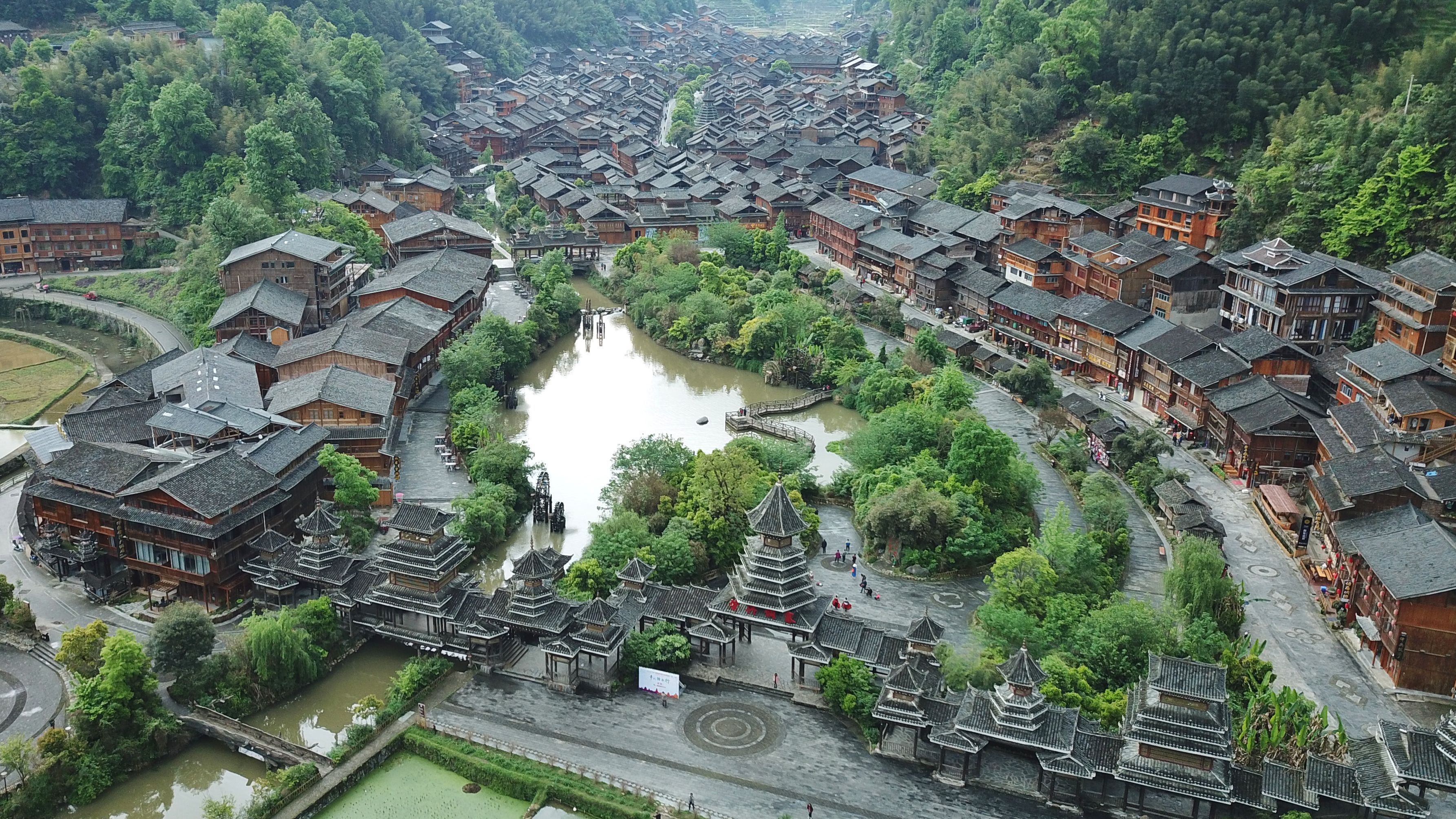 摄谷雨将至,贵州省黔东南苗族侗族自治州黎平县肇兴侗寨处处春意盎然