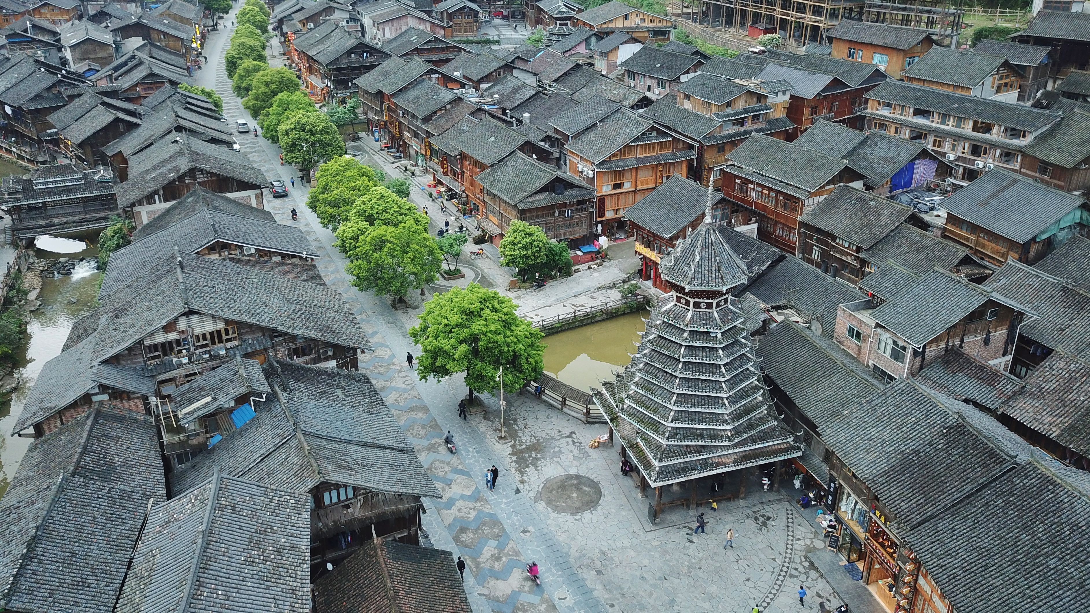 摄谷雨将至,贵州省黔东南苗族侗族自治州黎平县肇兴侗寨处处春意盎然