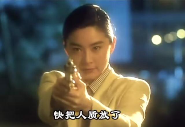 林青霞少见的出演警察,在本片中她的角色类似一个男人婆一样,颜值仍在