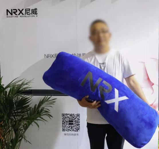 nrx尼威2000支小烟首日就抢光!震撼亮相iecie电子烟展