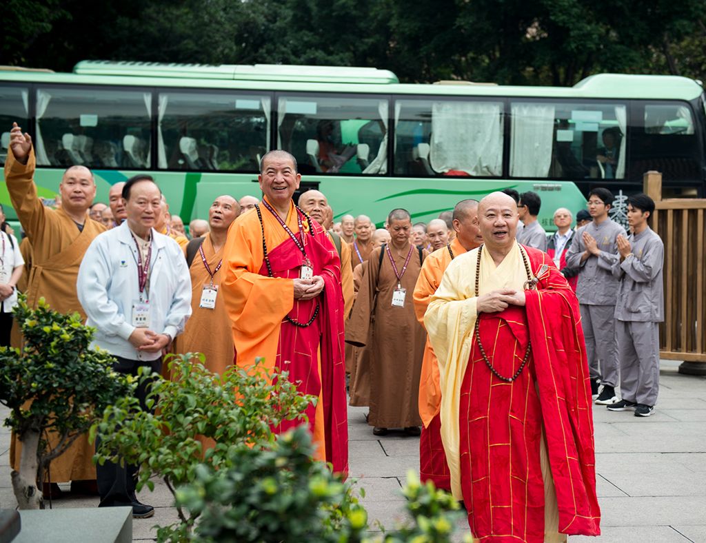 美国西来大学董事依空法师,清德寺住持慧龙和尚,佛光山功德主会会长满