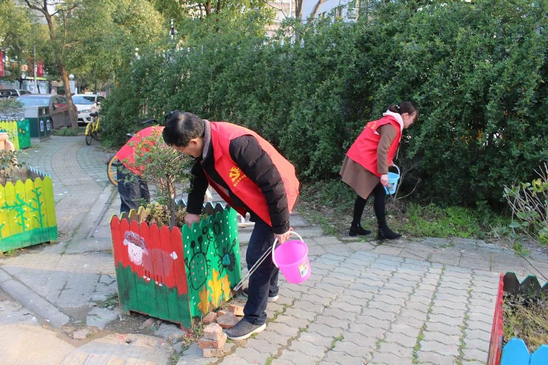 百灵社区人口_打扫社区卫生图片