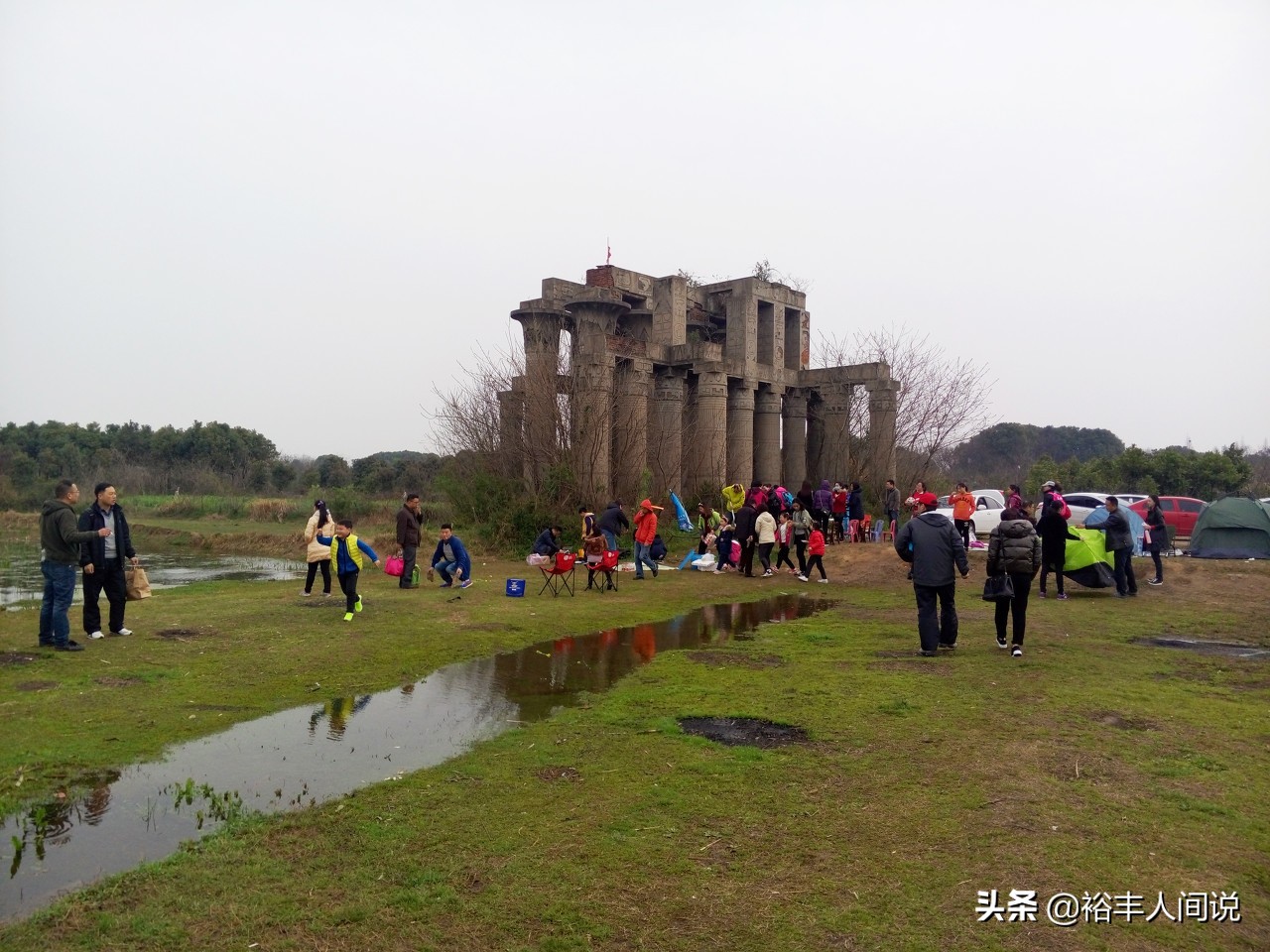 湖南一公园荒废近20年,遍地仿古建筑,金字塔,神庙等一应俱全