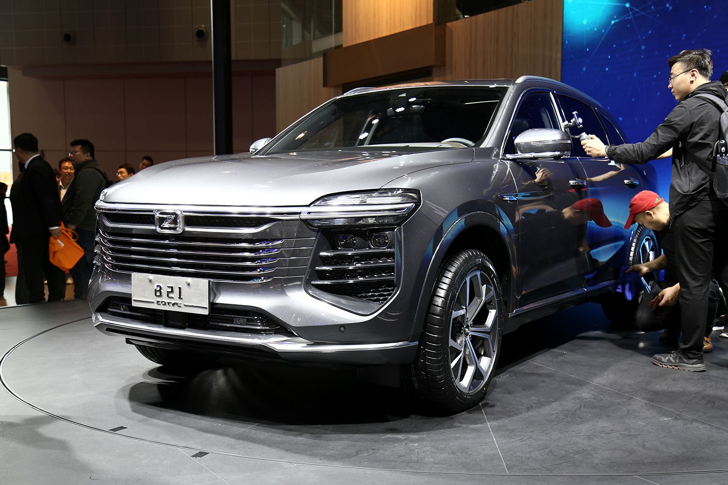 2019上海车展:众泰全新suv a16,b21亮相