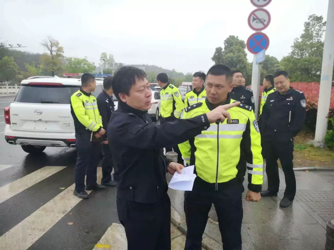 吴少阳以队为家,护跑仙马—这是交警七大队仙林中队中队长吴少阳的