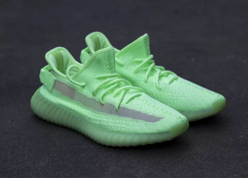 鞋讯| 绿意盎然？ 纯绿Yeezy 350 V2 更多近景细节曝光_系列