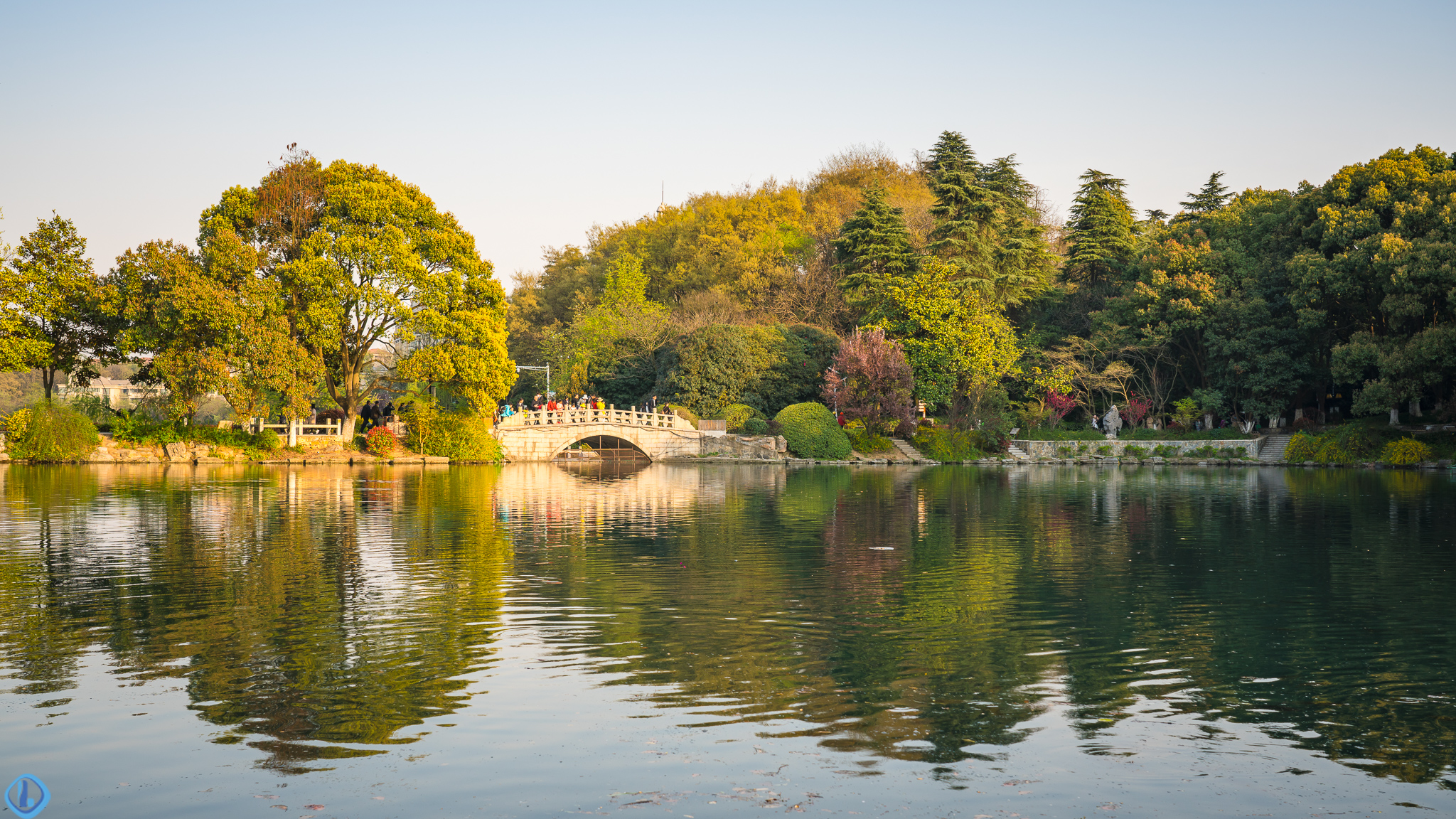 【携程攻略】南京珍珠泉风景区景点,珍珠泉果然名不虚传，景色真的很美丽，天气凉爽，湖面微风徐徐十分清…