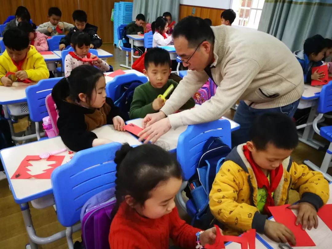 开家长会怎么穿搭学生_学生开家长会图片(3)