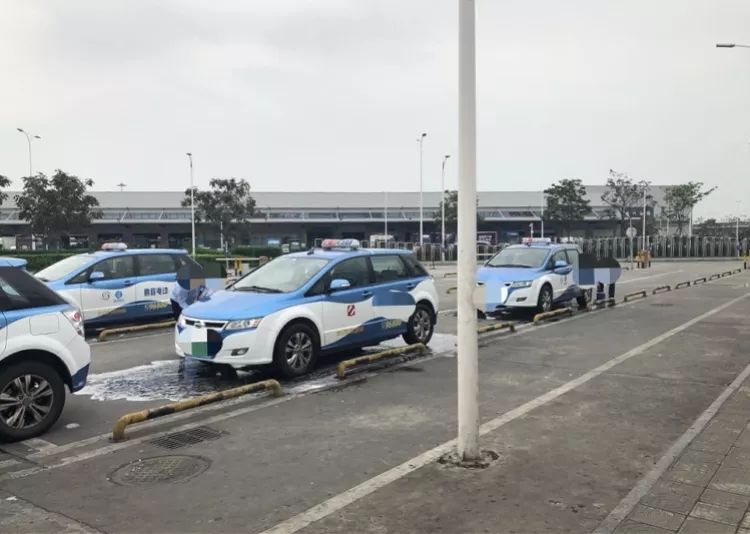深圳机场旁出租车蓄车场发生车祸，致一的哥死亡