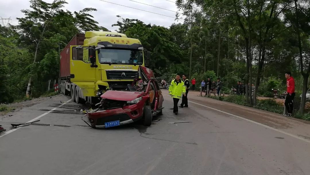 贺州市步头镇东叶林场路段一起交通事故致2人死亡!