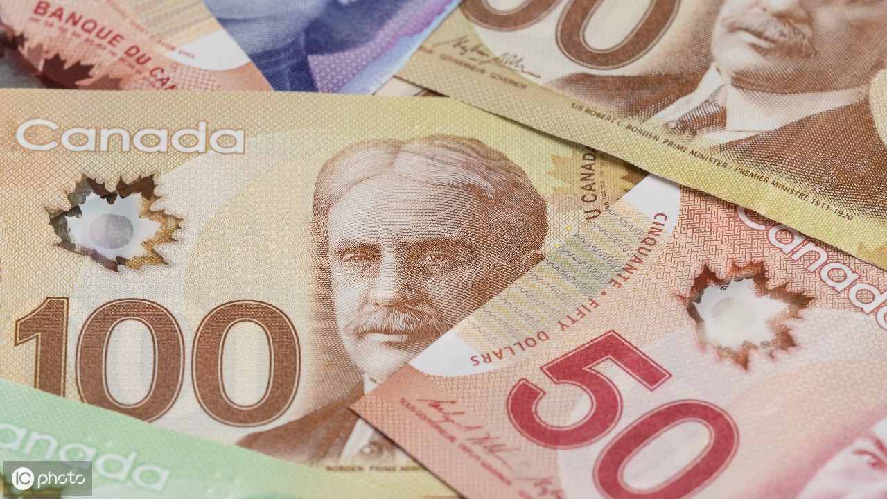 1/ 12 2019年4月15日,加拿大不列颠哥伦比亚省温哥华,拍摄的加拿大元