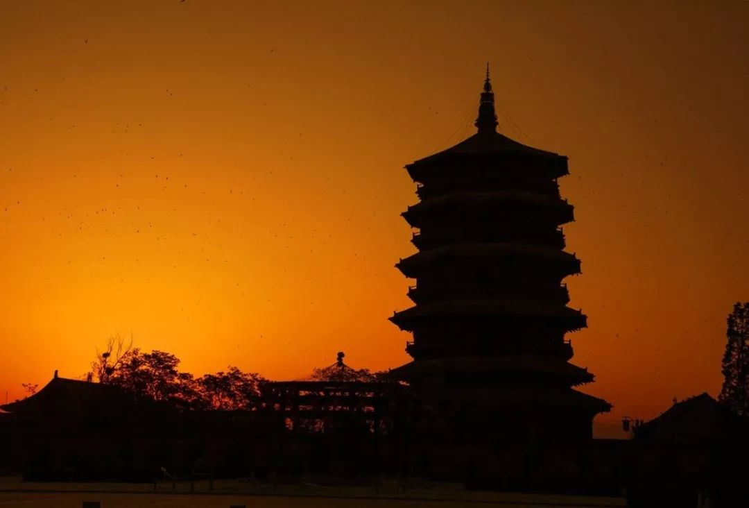 雨果写的巴黎圣母院杰伦唱的永宁寺相隔1500年的两场大火