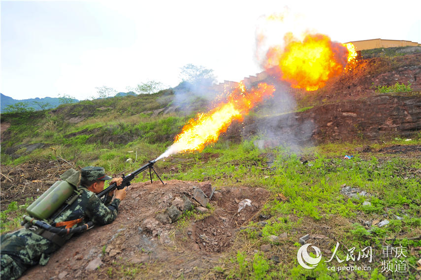 直击武警重庆总队工兵防化专业分队火热训练场