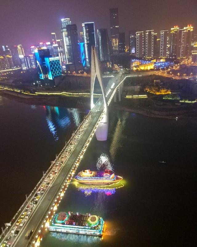 横跨嘉陵江,"桥都"重庆最美的大桥——千厮门大桥