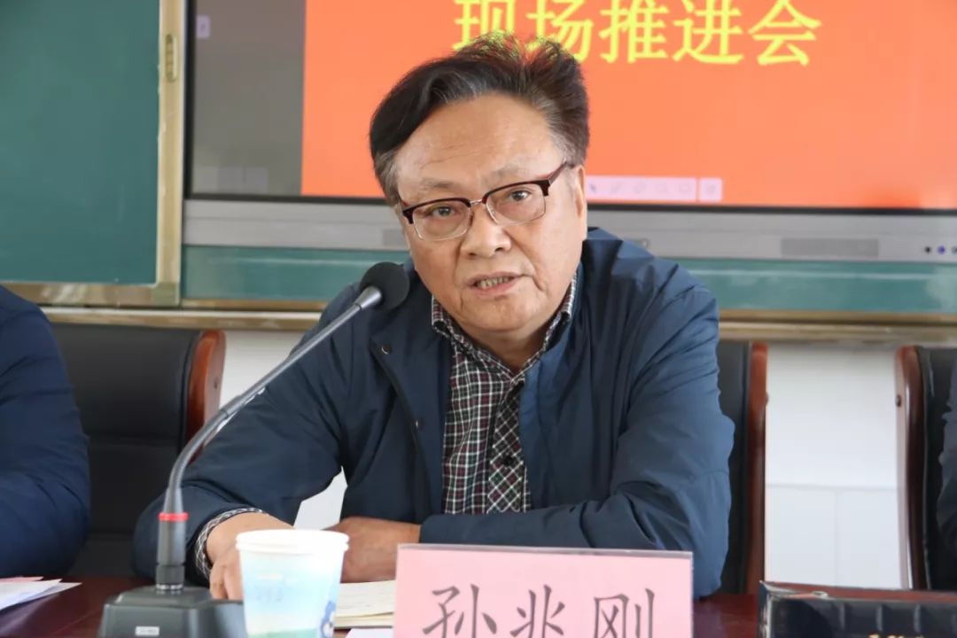 盐城市名校长,盐城市人民政府督导室兼职督学孙兆刚从预习及其检查